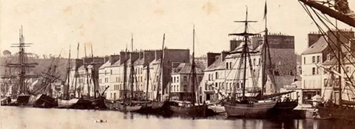 Cherbourg - quai Alexandre III - partie centrale - voiliers - photo n&b - vers 1870