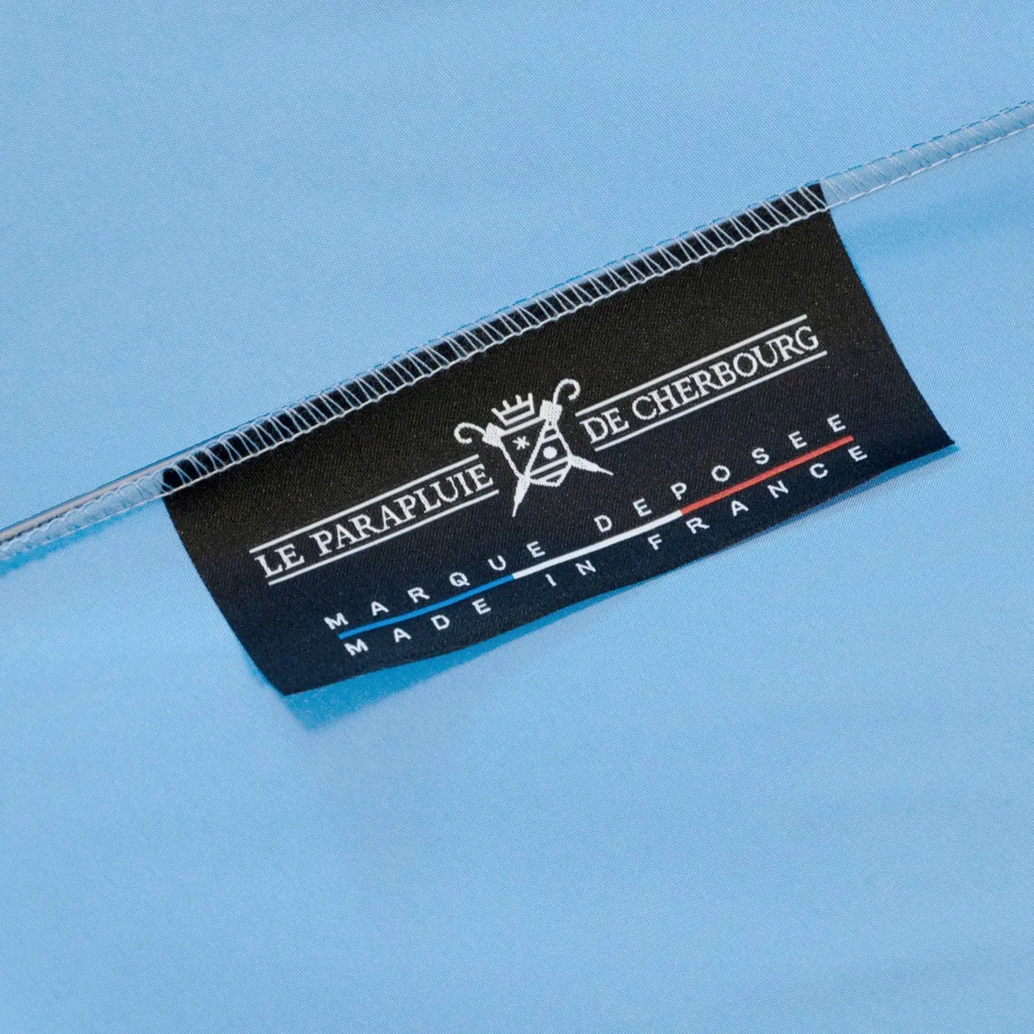 skyclaw claw-umbrella-sky-The-umbrella-of-cherbourg