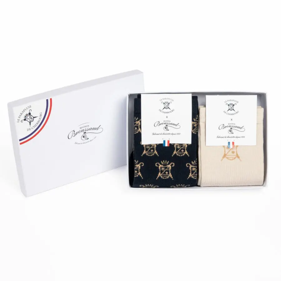 coffret de chaussettes marine et beige en collaboration avec la Maison Broussaud
