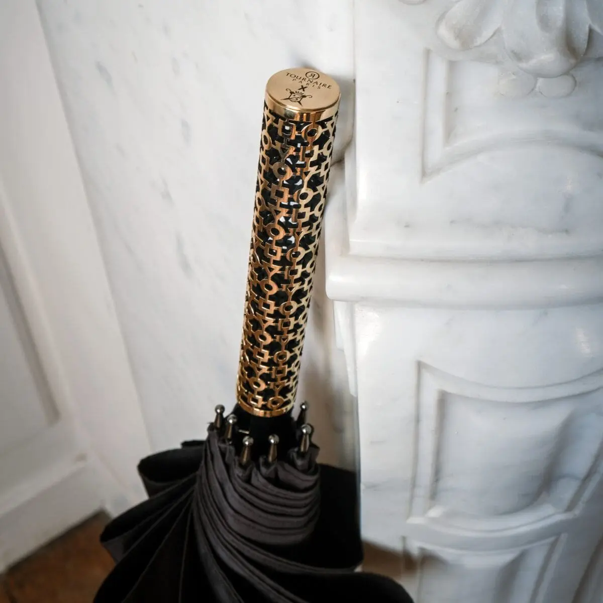 Tournaire Cherbourg Handle Zoom in on the handle of the Cherbourg umbrella collaboration with Maison Tournaire Paris