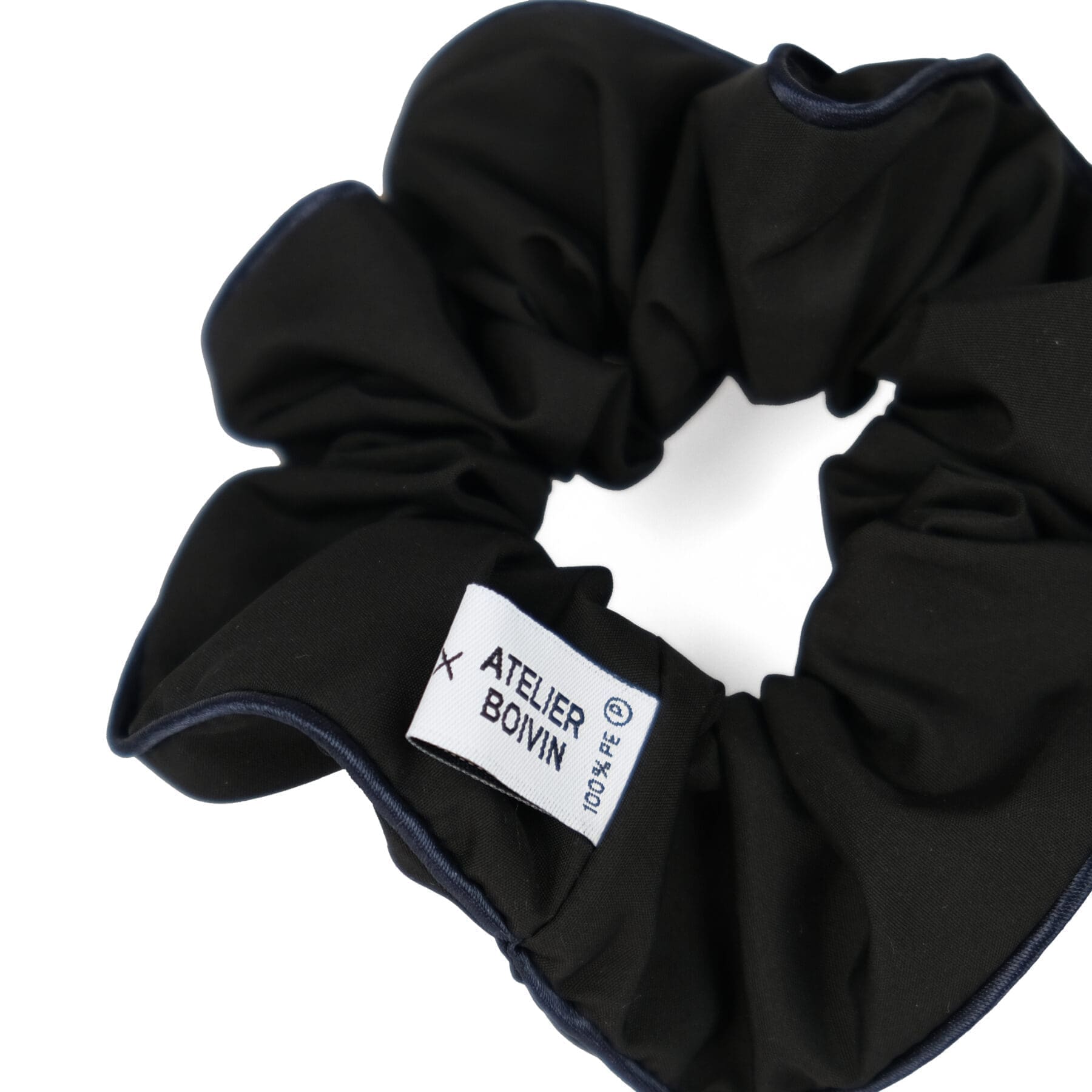 chouchou-upcyclé-noir-Le Parapluie de Cherbourg-Atelier Boivin Paris