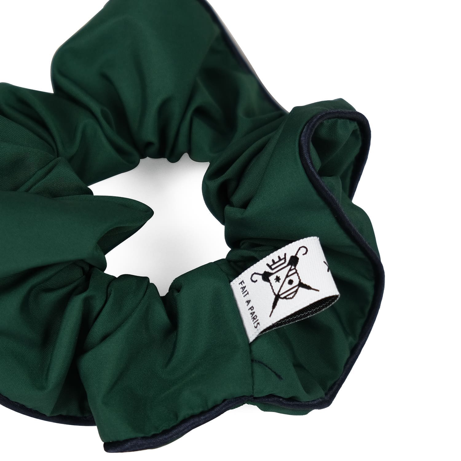 Chouchou upcyclé vert Le Parapluie de Cherbourg en collaboration avec Atelier Boivin Paris