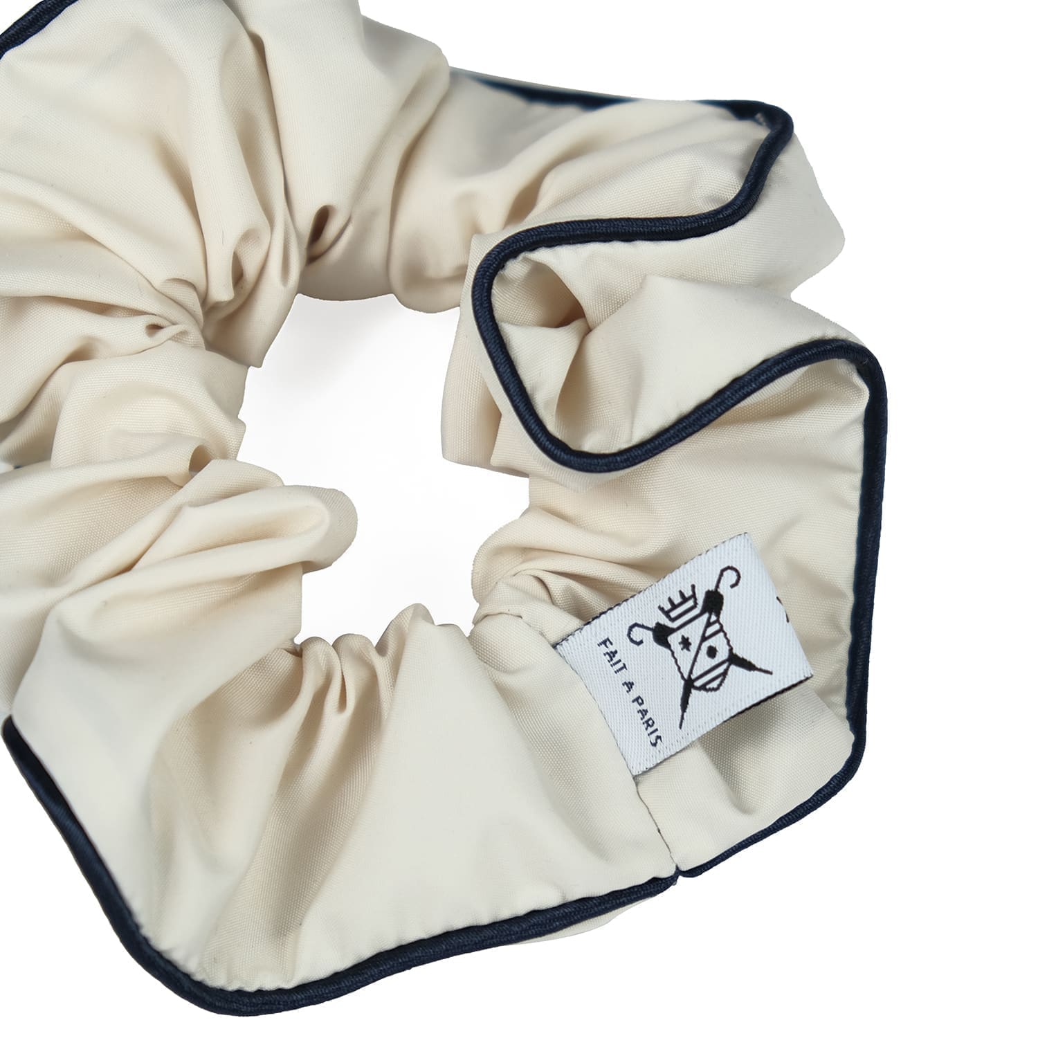 chouchou-upcyclé-ecru-Le Parapluie de Cherbourg-Atelier Boivin Paris